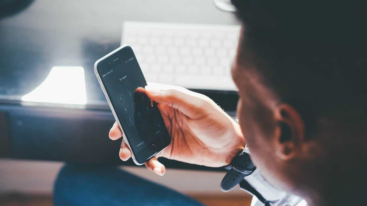 Telefonia, verso una penalizzazione dei consumatori | Aumenti automatici e più libertà per i call center nella gestione dei dati