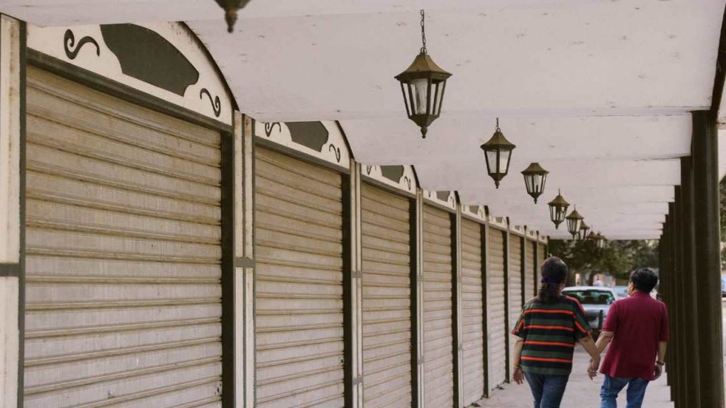 Azienda chiusa (Canva) TheBottomUp.it