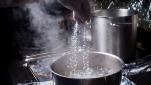 sale nella pasta - freepik - thebottomup.it