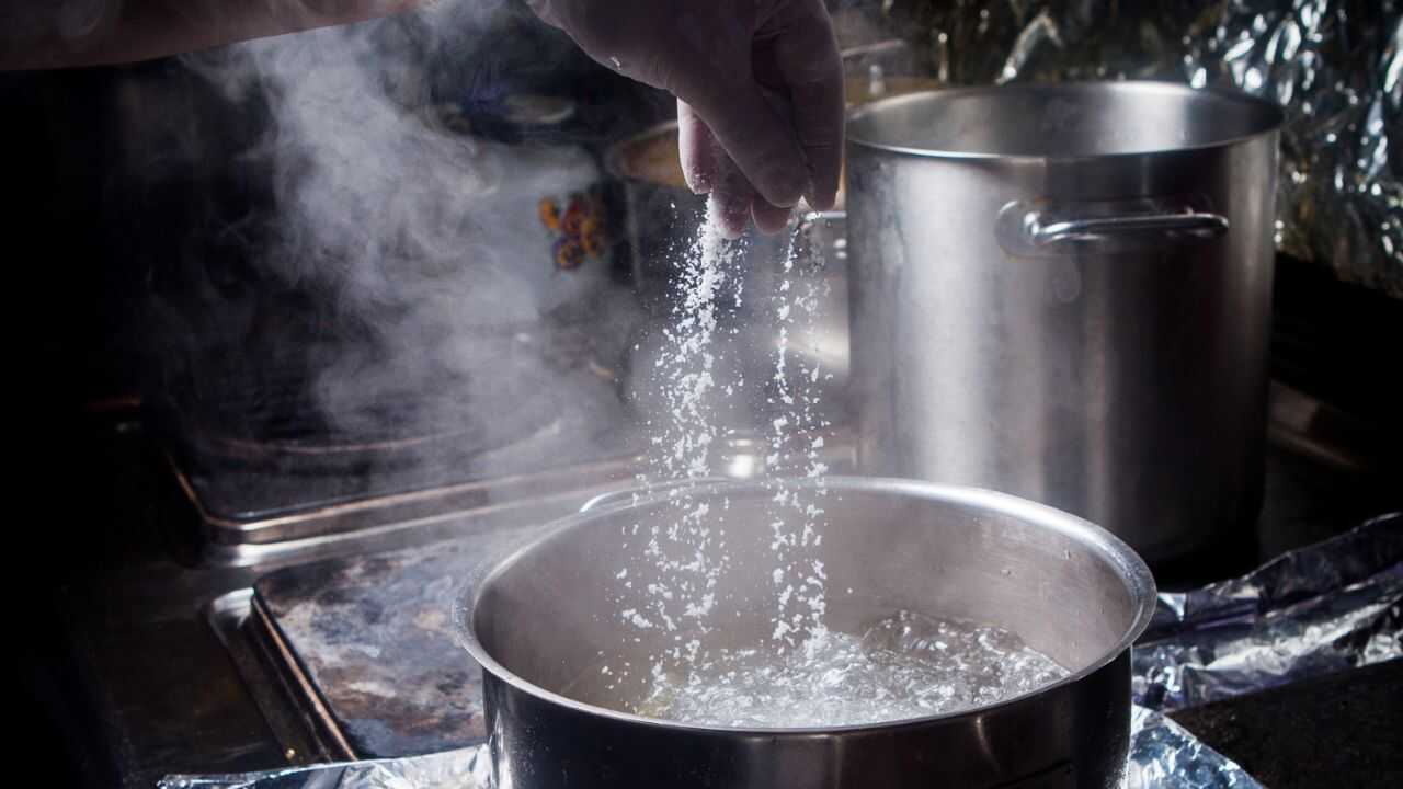 sale nella pasta - freepik - thebottomup.it