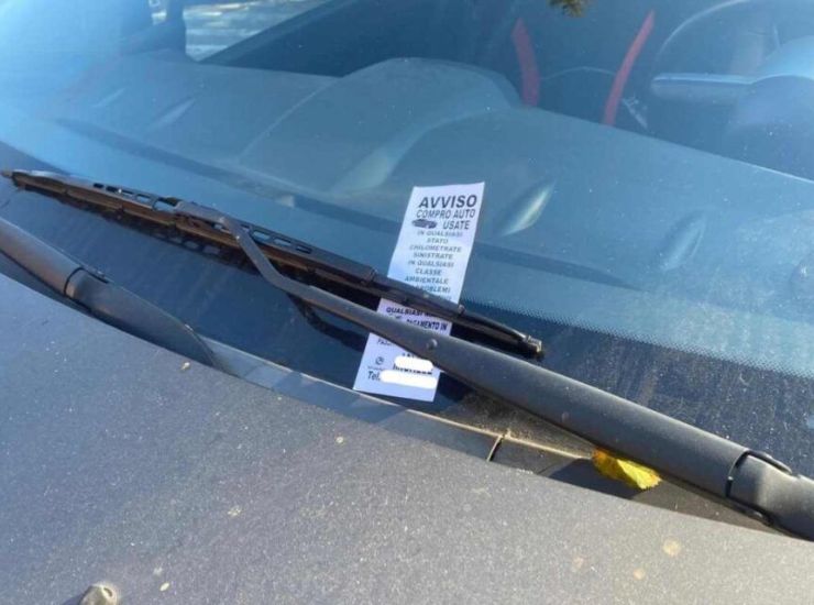 volantino truffa - Facebook - thebottomup.it